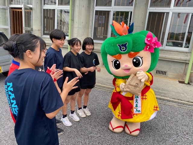 本部児童館のこいのぼり掲揚式に参加したルンの画像4
