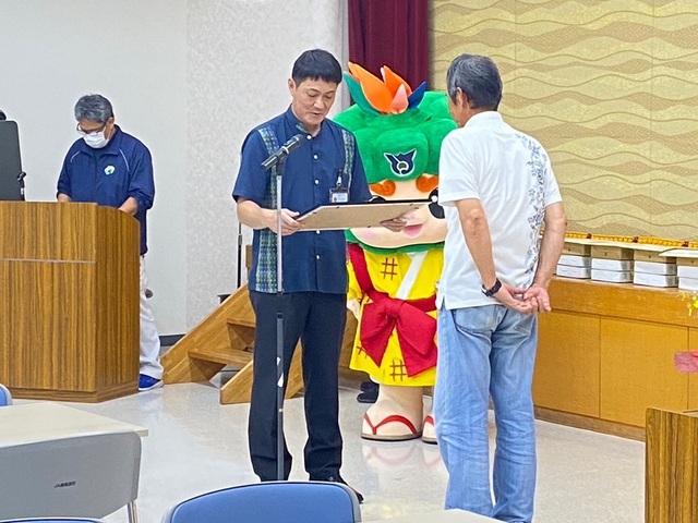 各生産組織総会で表彰式のお手伝いの画像2