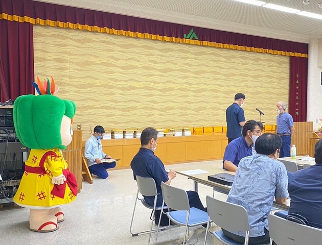 各生産組織総会で表彰式のお手伝いの画像3