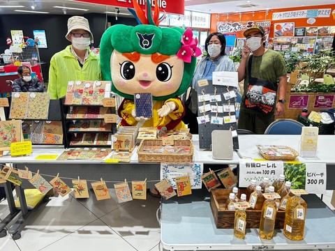 合同福祉バザーに参加したルンの画像4