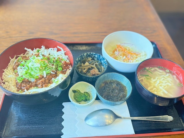 辛みそそぼろ丼セット
