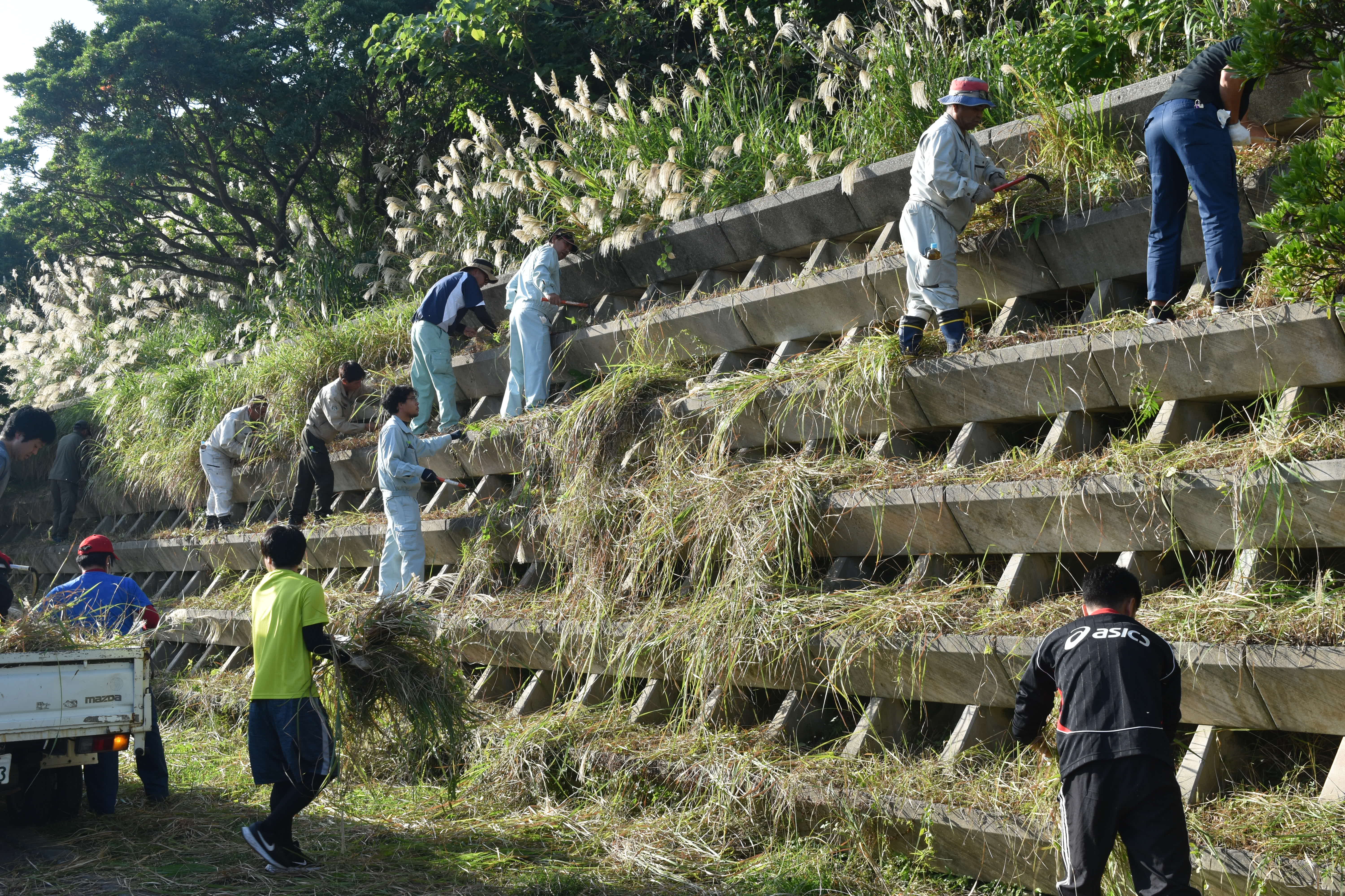 第21回ちゅら島環境美化町内一斉清掃の画像3