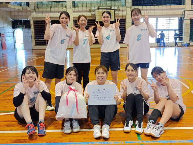 R4バレーボール大会　女子準優勝