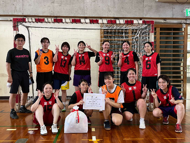 R4ハンドボール女子　優勝