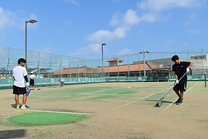 南風原中学校・南星中学校テニス部の皆様がボランティア作業してくれました！の画像4