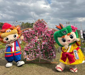 桜のモニュメント？と記念にハイチーズ！