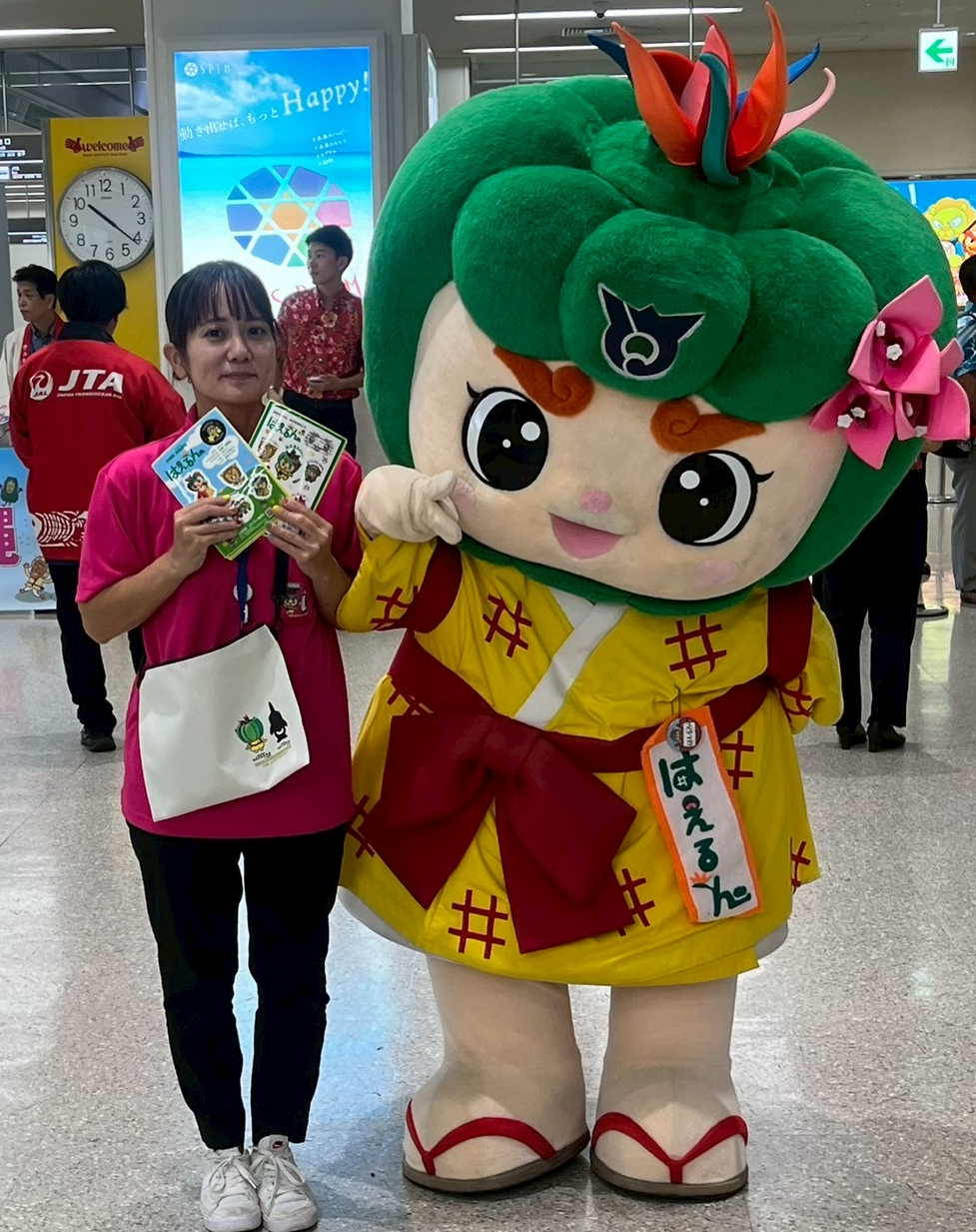 はえるんステッカー配布