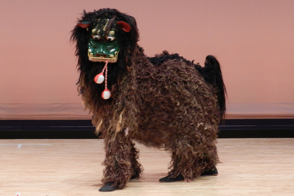 喜屋武の獅子舞の画像