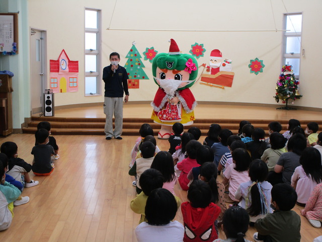 クリスマスに北丘幼稚園へ行ってきたルンの画像1