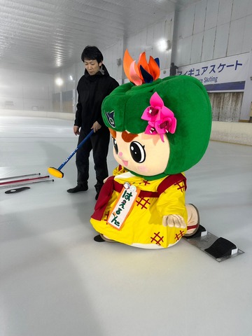 カーリングの練習をしてきたルンの画像1