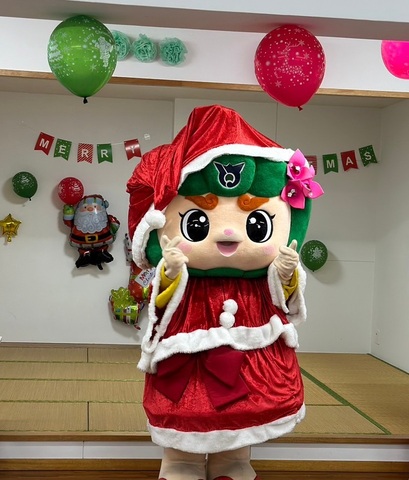 へちまのつるでクリスマスリースを作ったルンの画像1